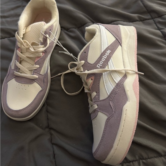 Reebok Girls Lavender and Cream Sneakers - Picture 5 of 10